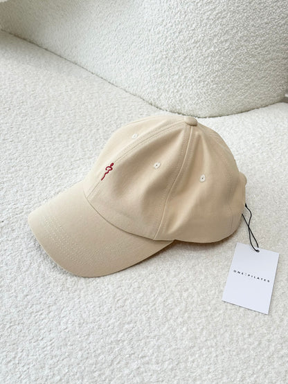 LOGO EMBROIDERED CAP IN CREAM