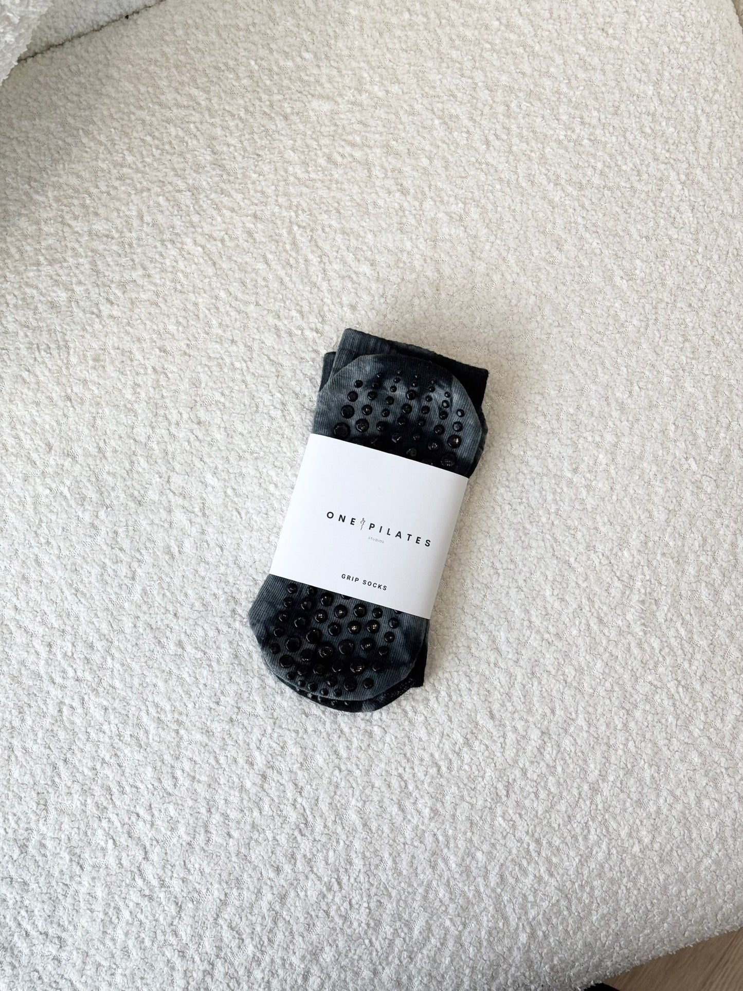 NON-SLIP GRIP SOCKS IN STORM