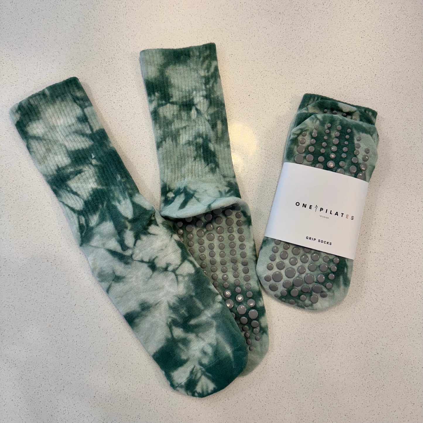 NON-SLIP GRIP SOCKS IN FOREST