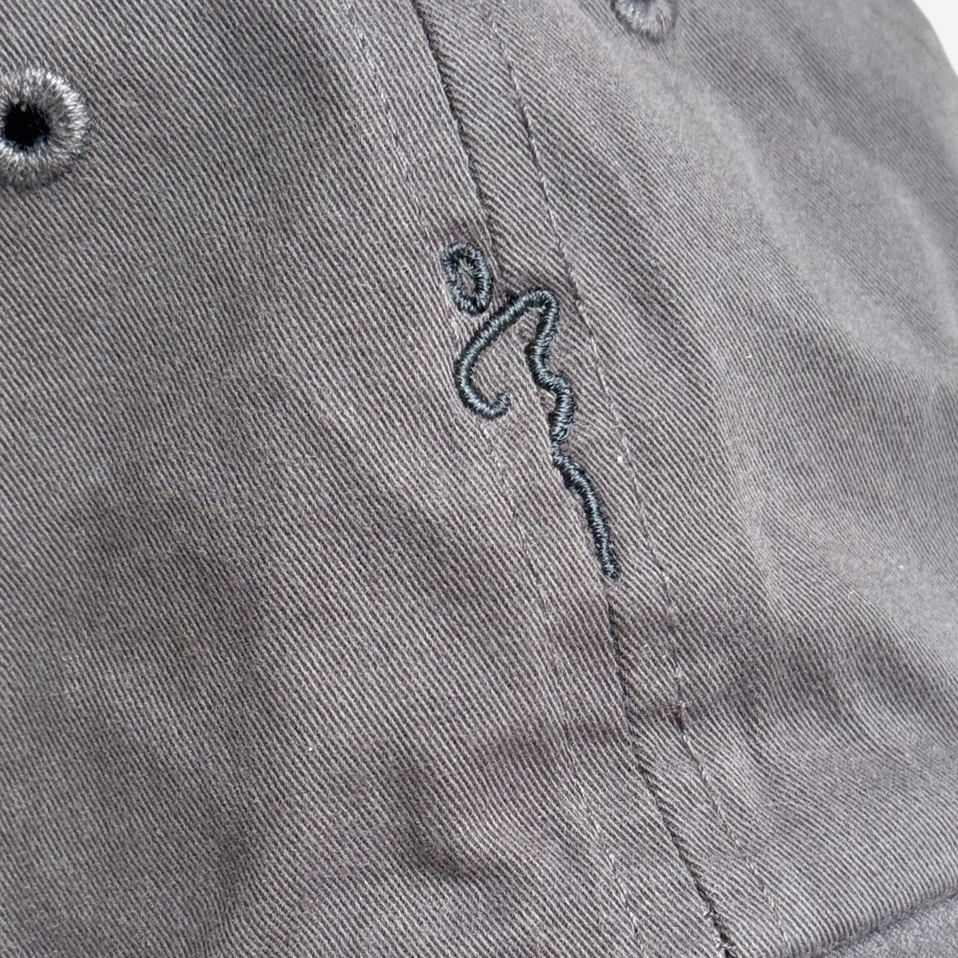 LOGO EMBROIDERED CAP IN GREY