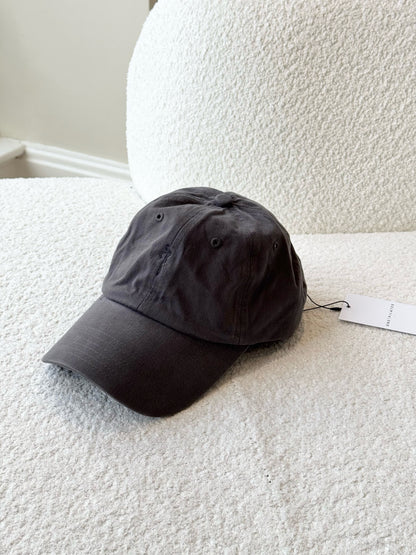 LOGO EMBROIDERED CAP IN GREY