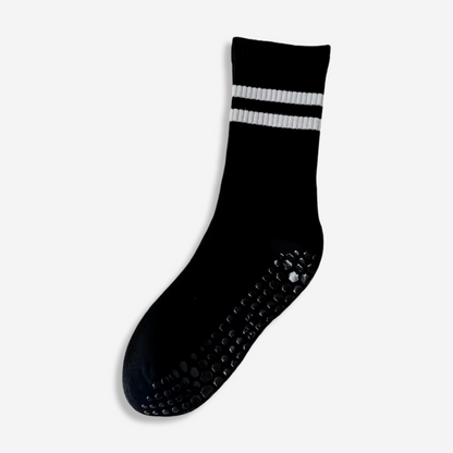 NON-SLIP GRIP SOCKS IN BLACK/WHITE